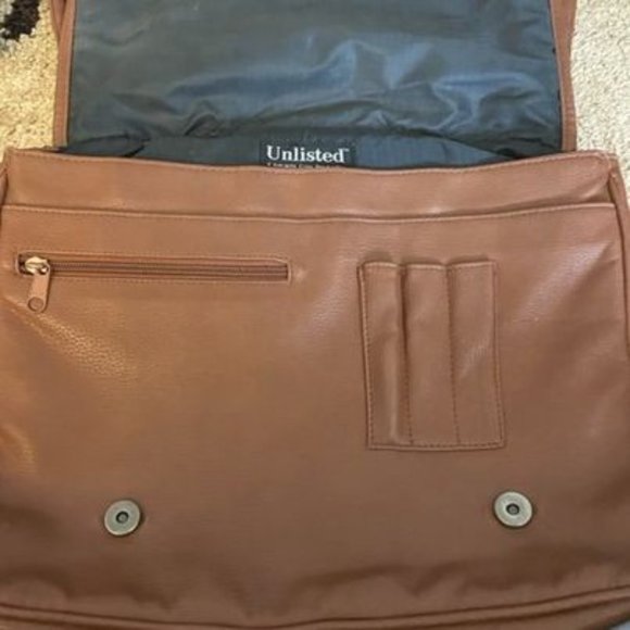 Kenneth Cole All Leather Classic Messenger Brief/Bag by Unlisted - Picture 3 of 6